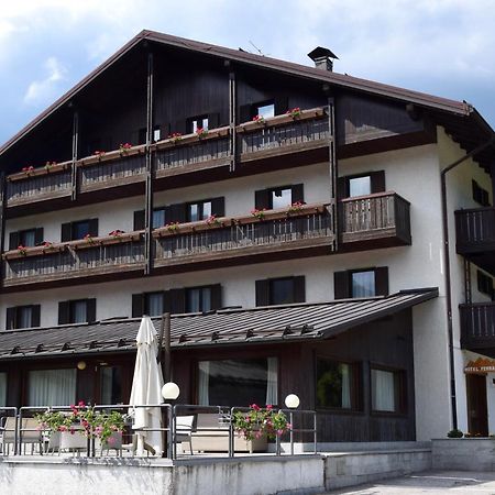Hotel Ferrari Pinzolo Luaran gambar