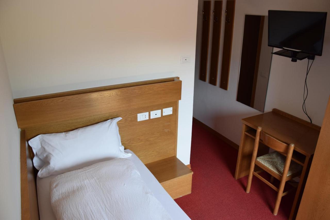 Hotel Ferrari Pinzolo Luaran gambar