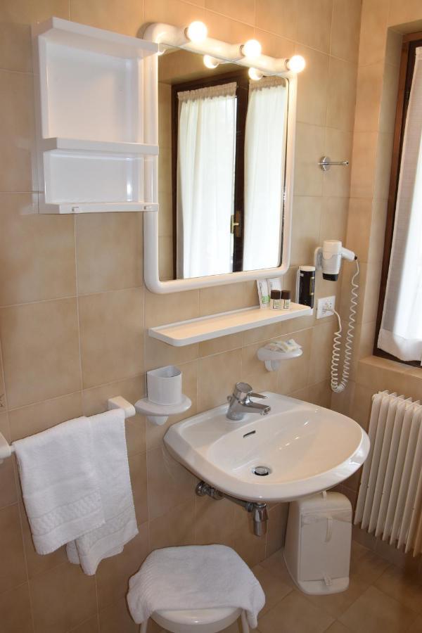 Hotel Ferrari Pinzolo Luaran gambar
