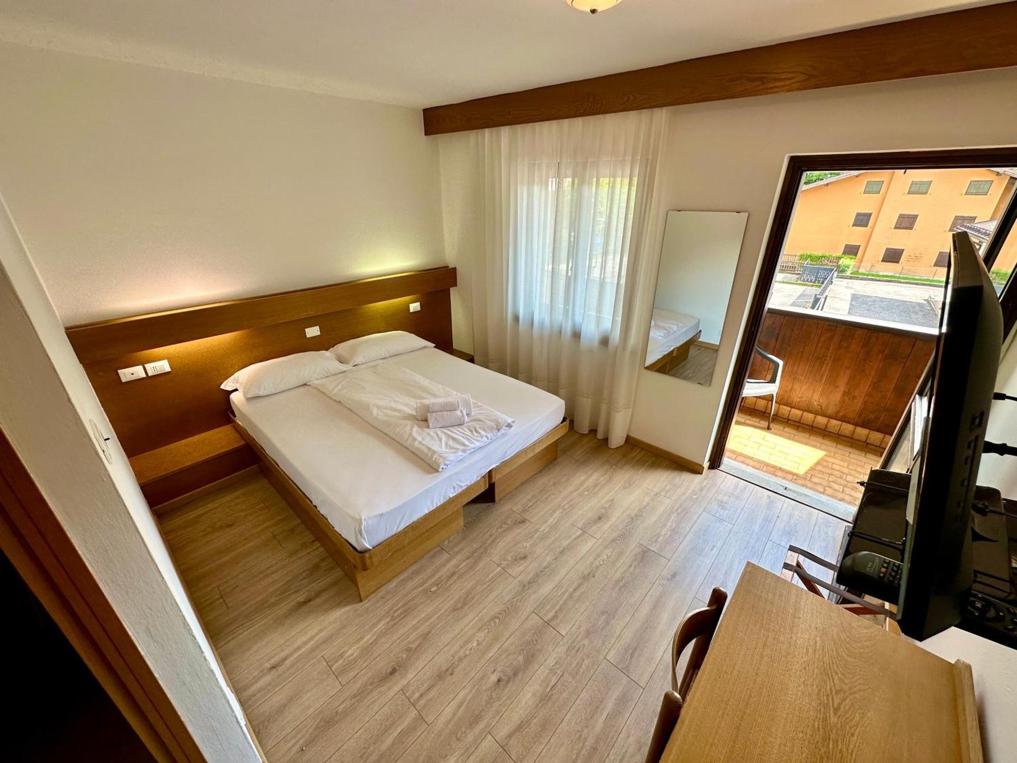 Hotel Ferrari Pinzolo Luaran gambar